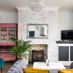 The Boat House Luxury *