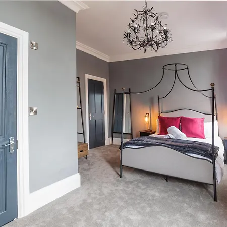 The Boat House Luxury * Scarborough