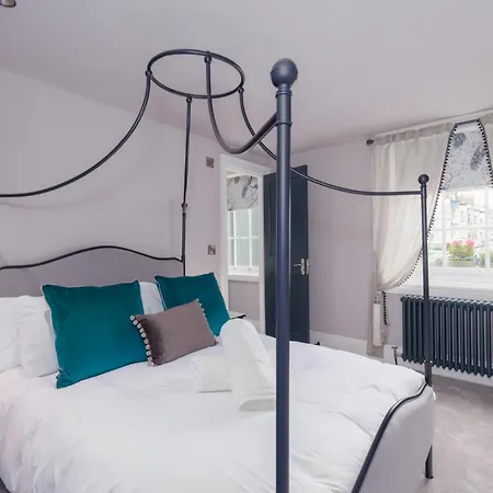 The Boat House Luxury * Scarborough