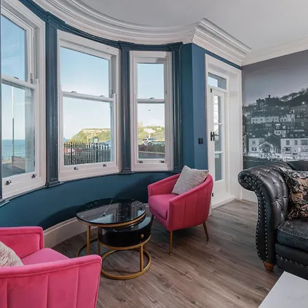 The Boat House Luxury Apartment