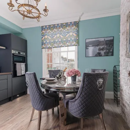 The Boat House Luxury Apartment Scarborough