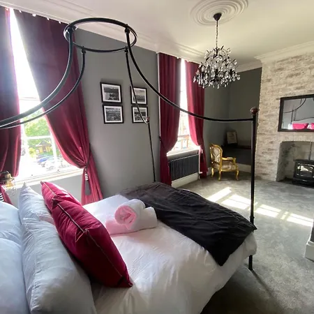 The Boat House Luxury * Scarborough