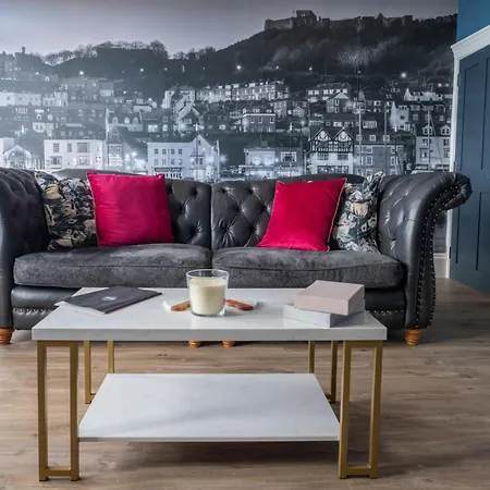 The Boat House Luxury Apartment