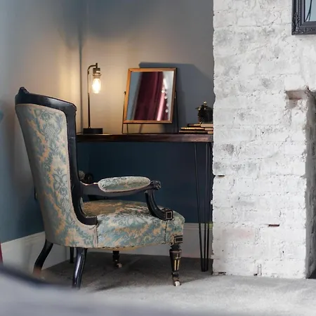 The Boat House Luxury *