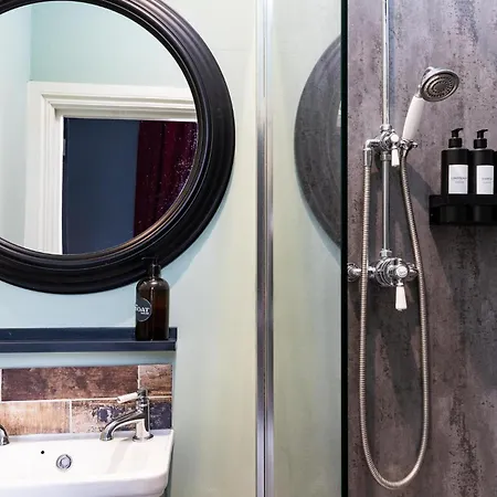 The Boat House Luxury *