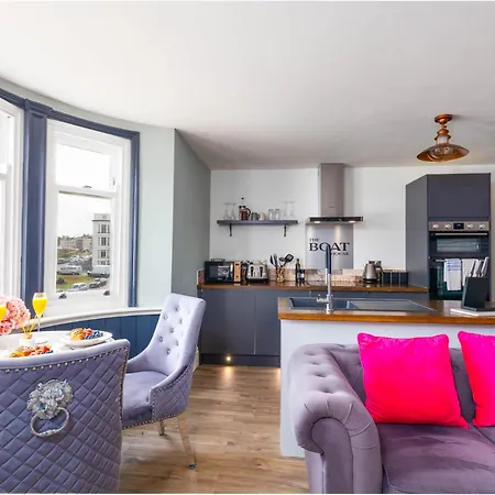 The Boat House Luxury *