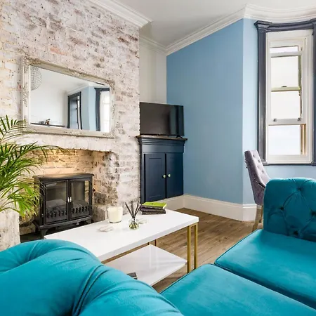 The Boat House Luxury Apartment