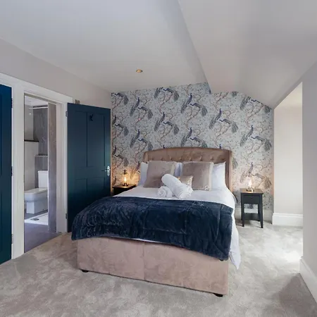 The Boat House Luxury Apartment *