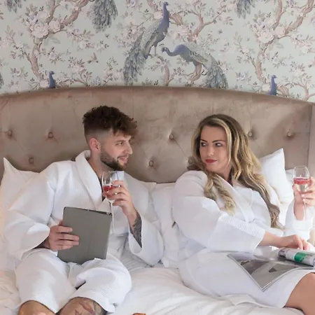 The Boat House Luxury *