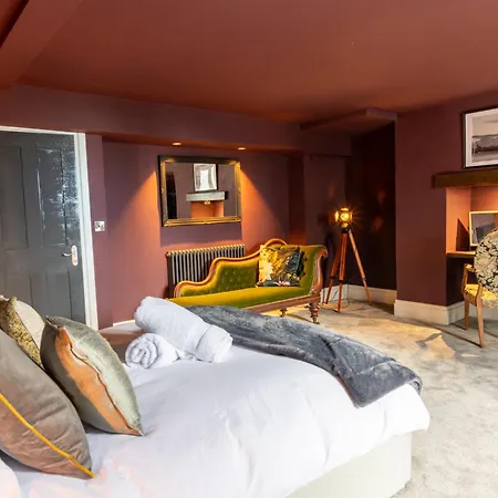 The Boat House Luxury Apartment