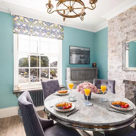 The Boat House Luxury *