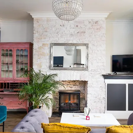 The Boat House Luxury *