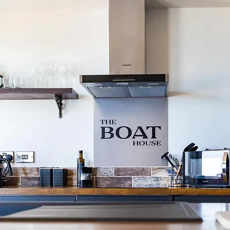 The Boat House Luxury アパート