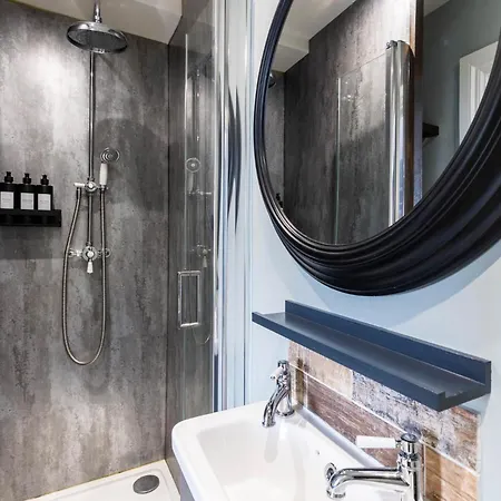 The Boat House Luxury * Scarborough