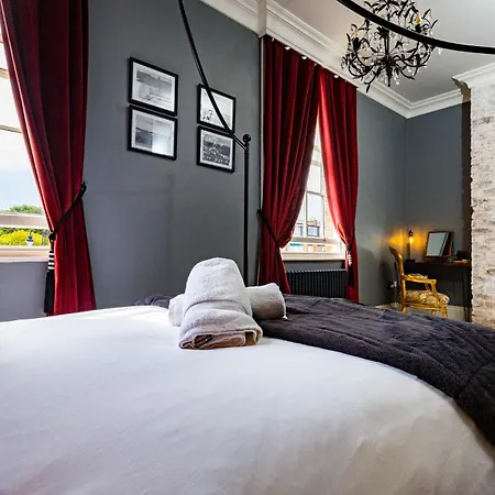 The Boat House Luxury * Scarborough