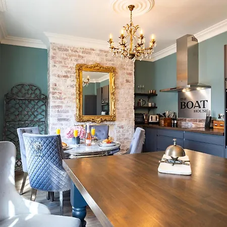 The Boat House Luxury * Scarborough