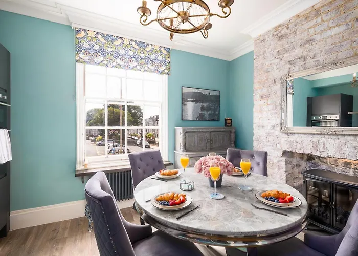 The Boat House Luxury *