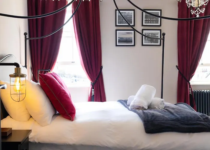 The Boat House Luxury * Scarborough