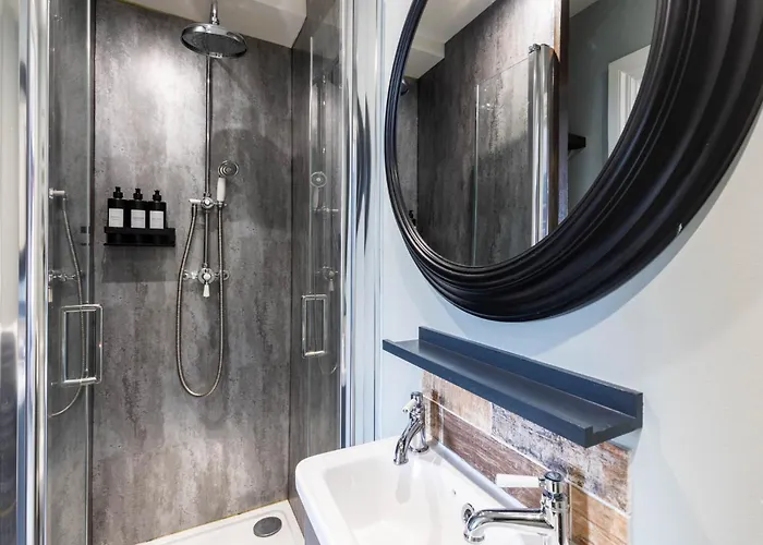 The Boat House Luxury * Scarborough