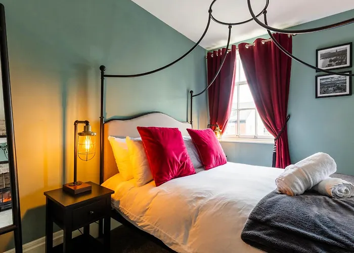 The Boat House Luxury *