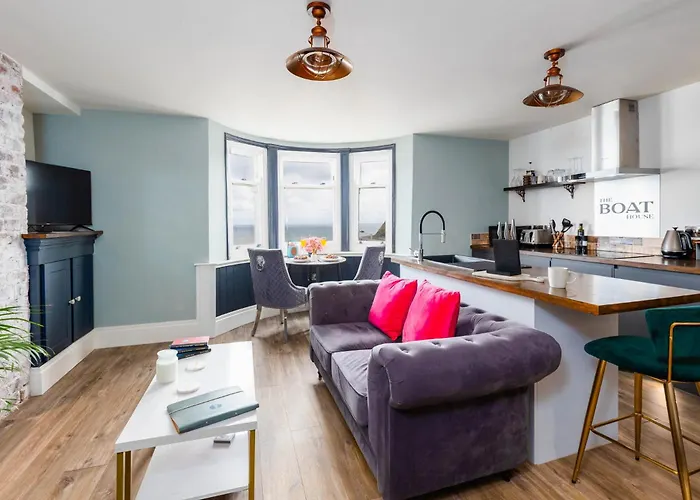 The Boat House Luxury * Scarborough