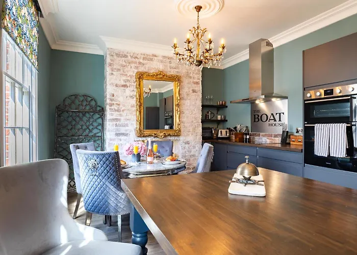 The Boat House Luxury * Scarborough