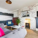The Boat House Luxury Apartment *