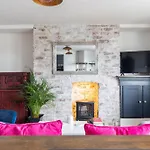 The Boat House Luxury Apartment Scarborough