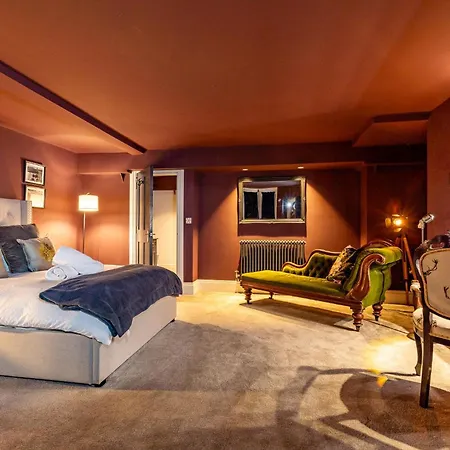 The Boat House Luxury Apartment *